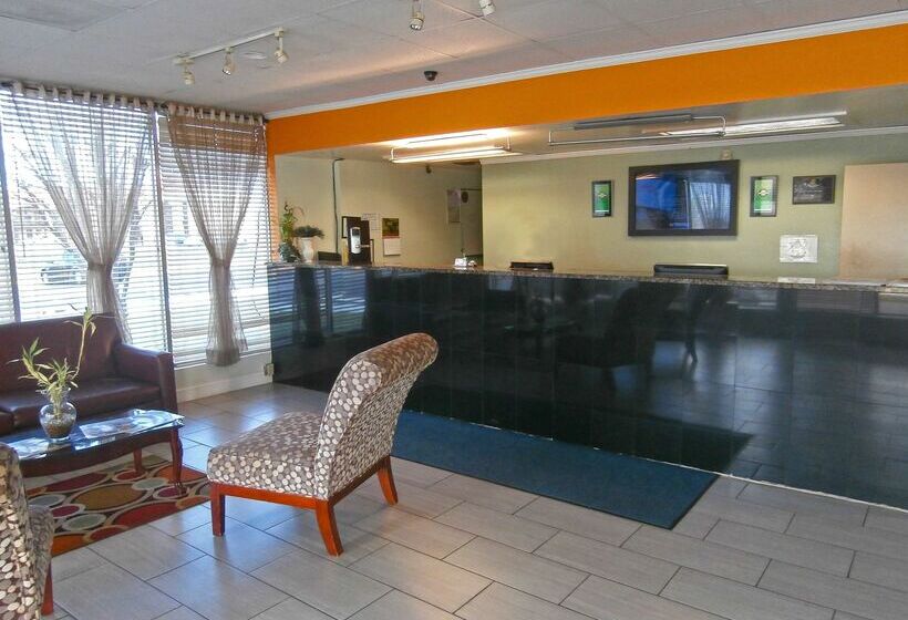 فندق Americas Best Value Inn Newnan
