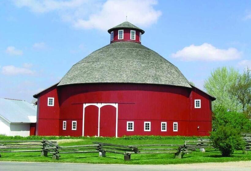 فندق Amish Inn