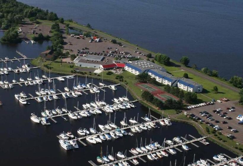 هتل Barkers Island Inn Resort & Conference Center