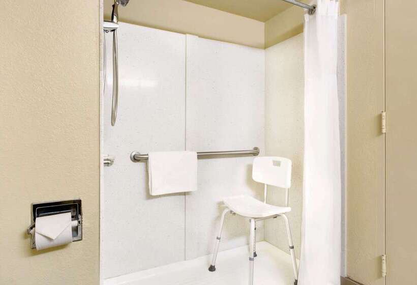 هتل Baymont By Wyndham Charlotteairport Coliseum