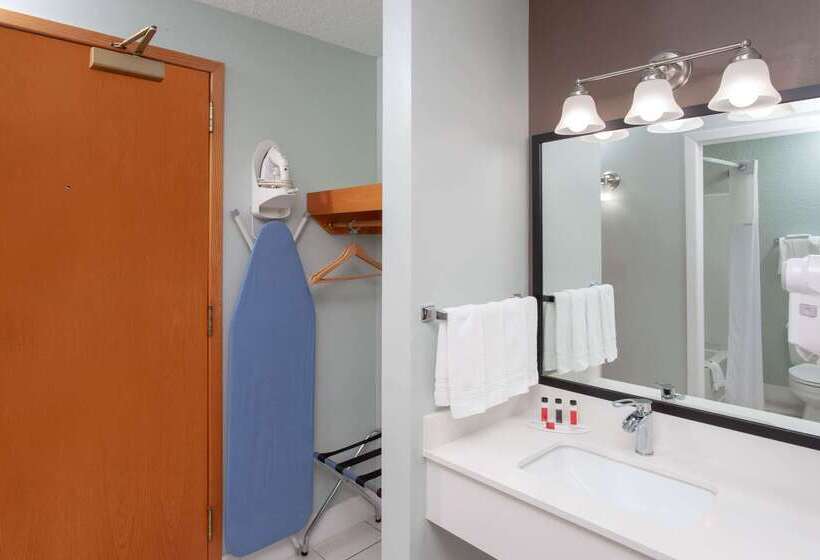 בית מלון כפרי Baymont By Wyndham Grand Haven