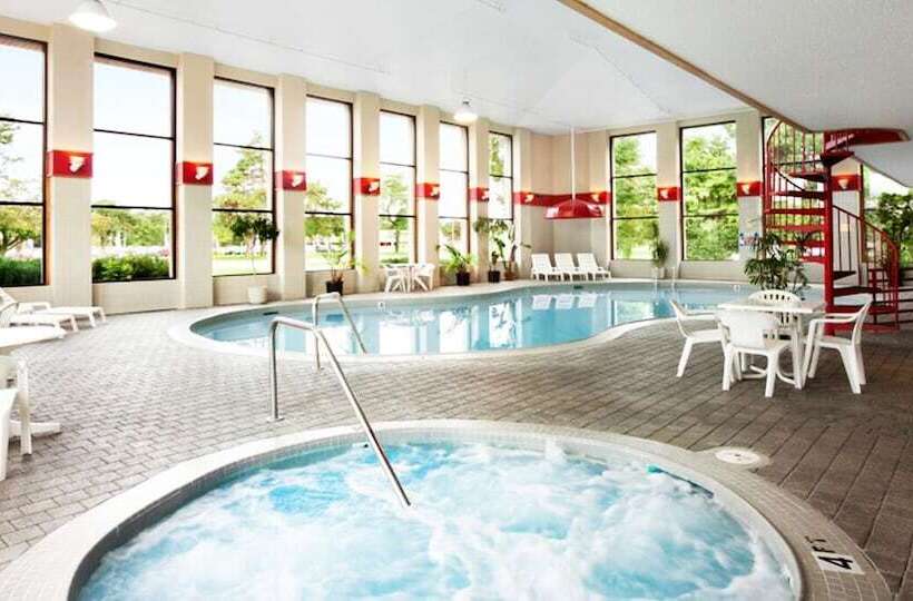 Отель Baymont By Wyndham Grand Haven