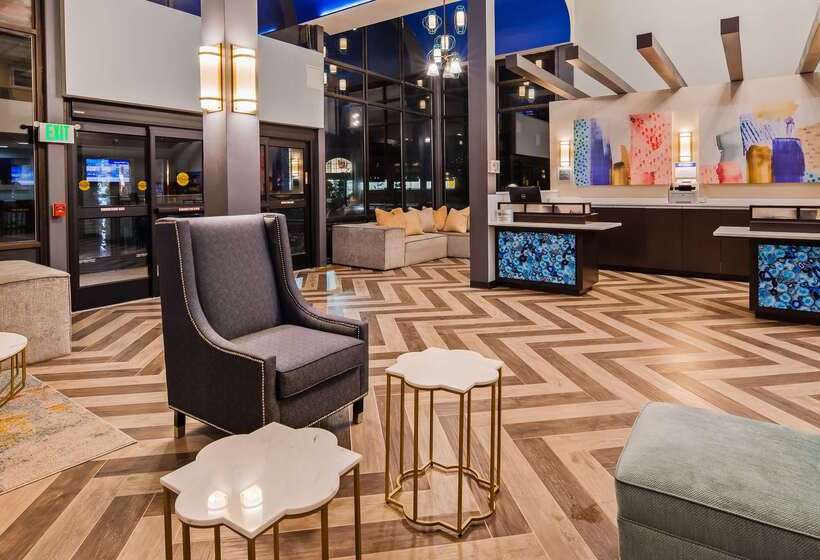 هتل Best Western Plus Landmark Inn