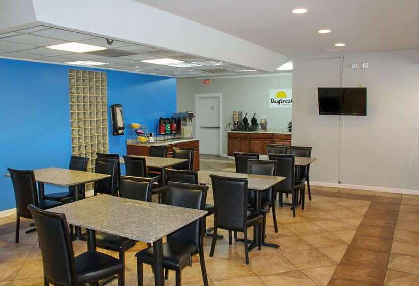 هتل Ramada By Wyndham Lumberton