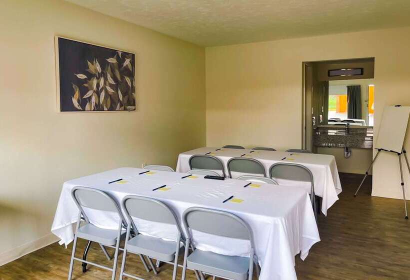 هتل Ramada By Wyndham Lumberton
