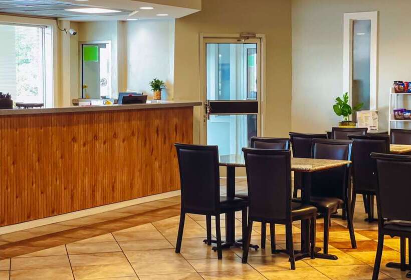 هتل Ramada By Wyndham Lumberton