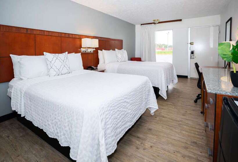 هتل Ramada By Wyndham Lumberton