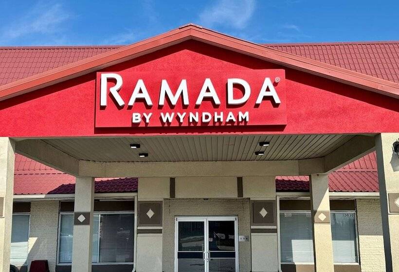 هتل Ramada By Wyndham Lumberton