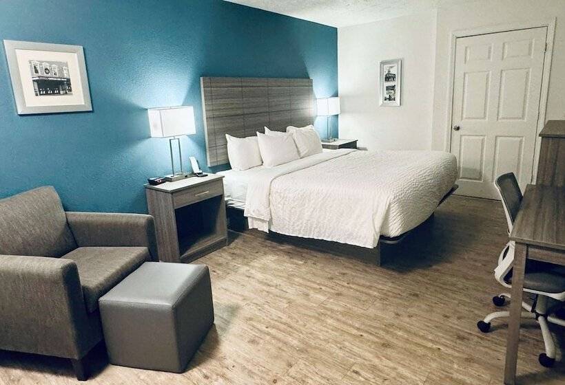هتل Ramada By Wyndham Lumberton