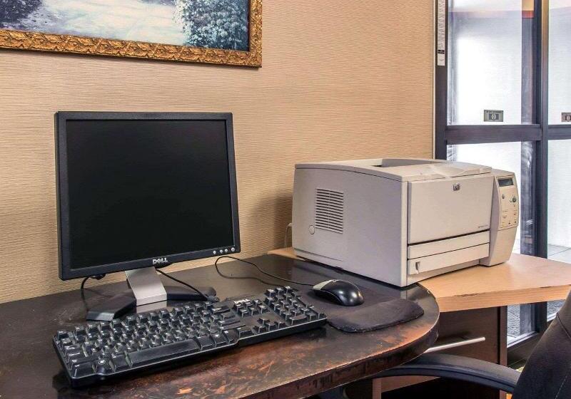 호텔 Comfort Inn Maumee  Perrysburg Area
