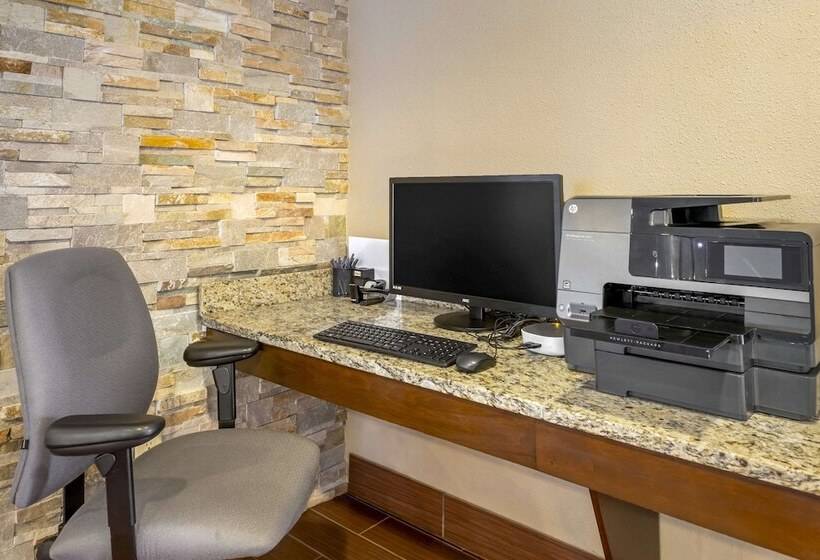 בית מלון כפרי Comfort Inn