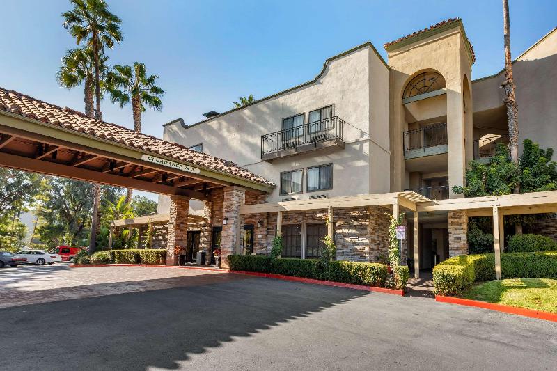 בית מלון כפרי Comfort Inn & Suites Orange County John Wayne Airport