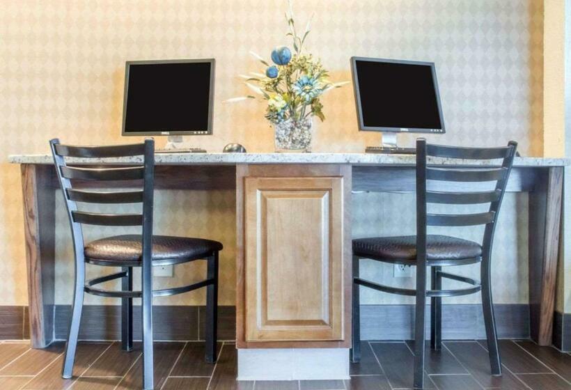 هتل Hammock  Rochester Niagara Falls