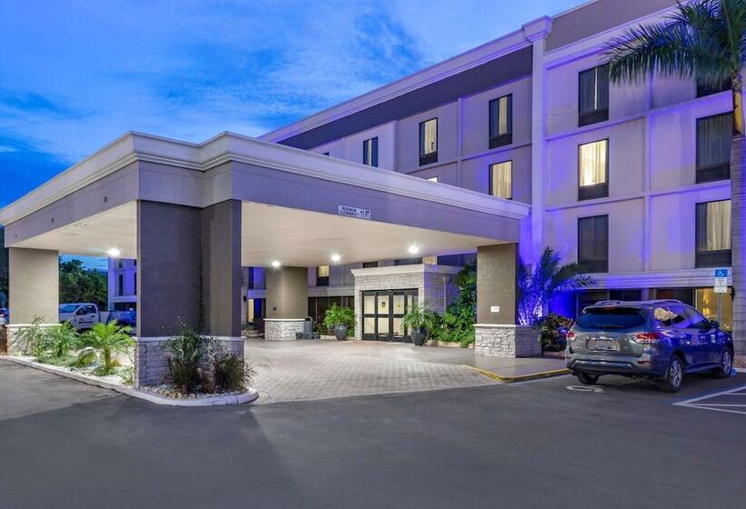 Hotel Comfort Inn & Suites St. Pete  Clearwater International Airport