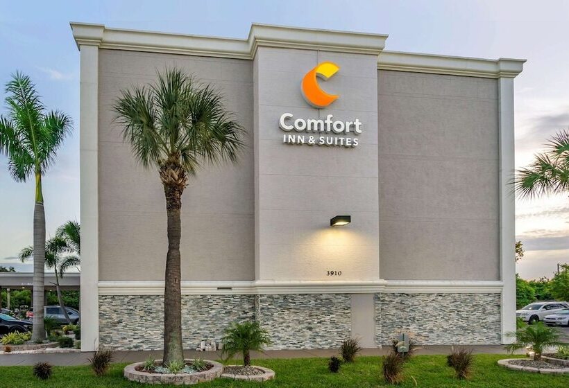 فندق Comfort Inn & Suites St. Pete  Clearwater International Airport