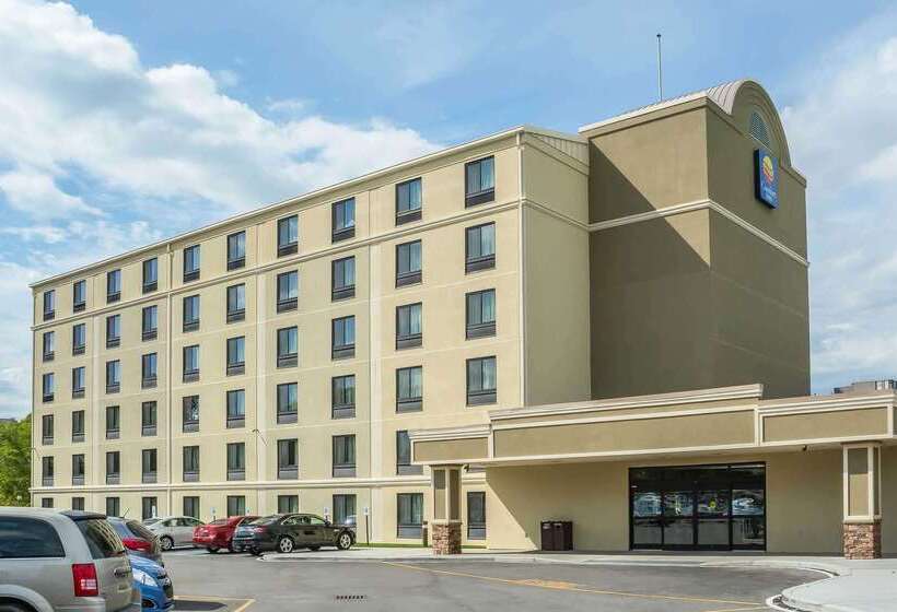 Отель Comfort Inn The Pointe