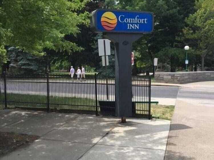 هتل Comfort Inn The Pointe