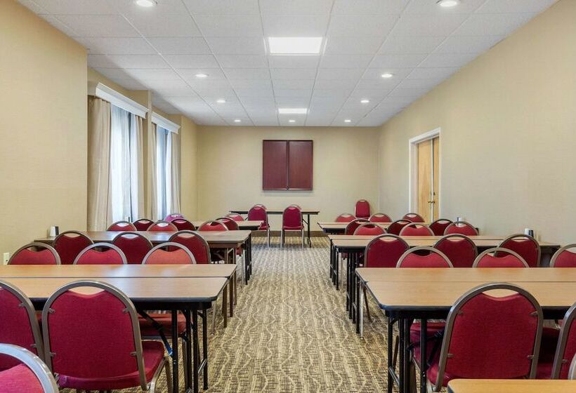 فندق Comfort Inn Rutland   Killington