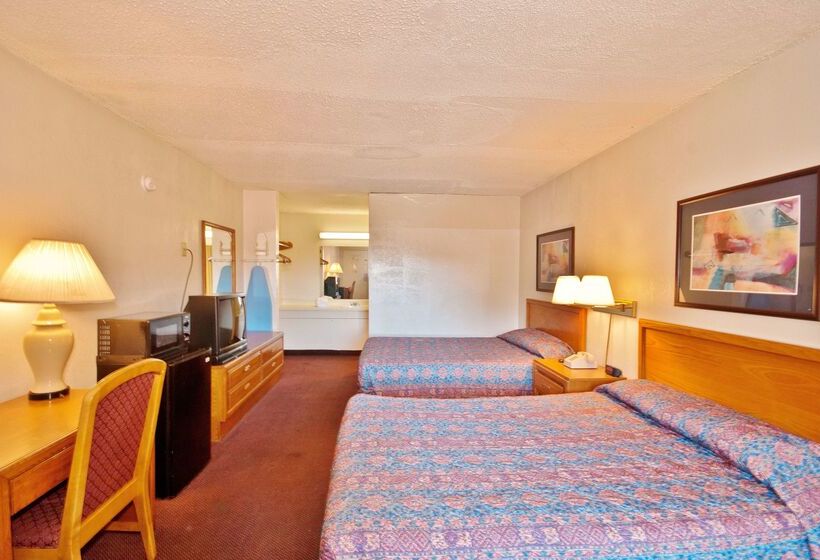 هتل Country Hearth Inn & Suites Marietta