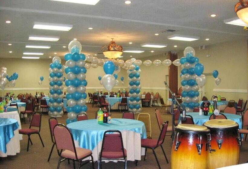 هتل Country Hearth Inn & Suites Marietta