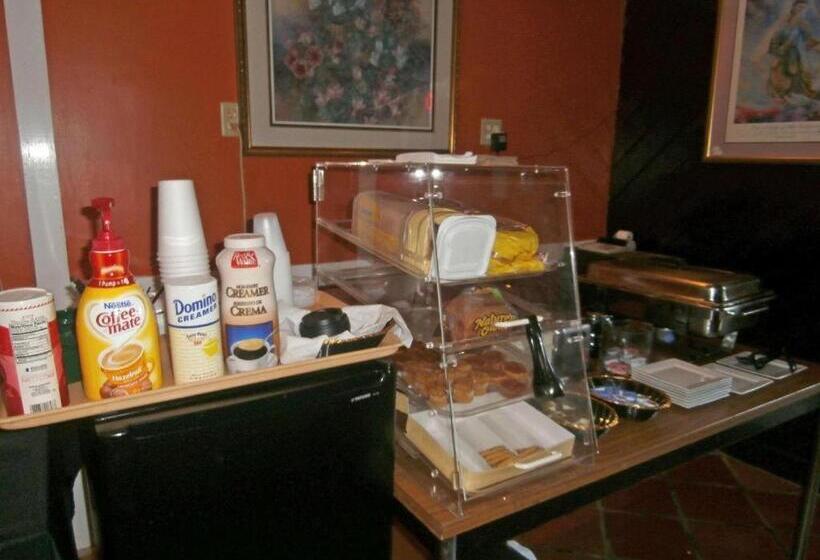 هتل Country Hearth Inn & Suites Marietta