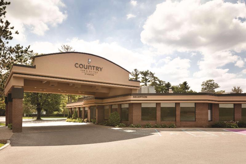 هتل Country Inn & Suites By Radisson, Traverse City, Mi