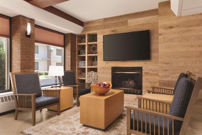 هتل Country Inn & Suites By Radisson, Traverse City, Mi