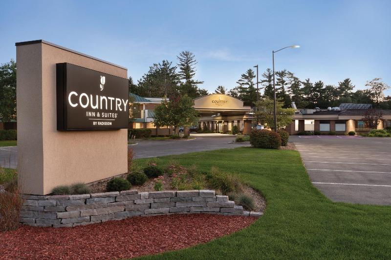 هتل Country Inn & Suites By Radisson, Traverse City, Mi