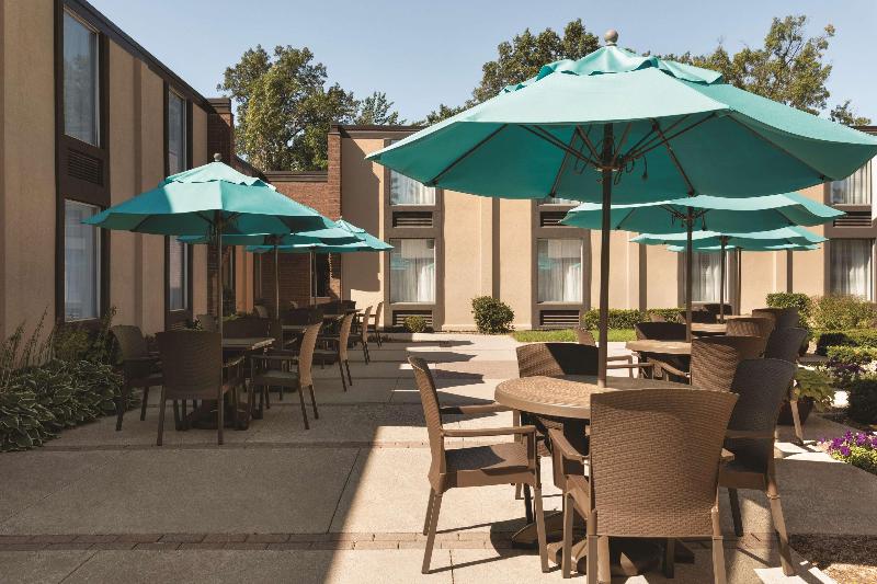 هتل Country Inn & Suites By Radisson, Traverse City, Mi
