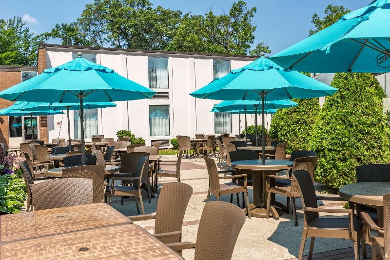 هتل Country Inn & Suites By Radisson, Traverse City, Mi