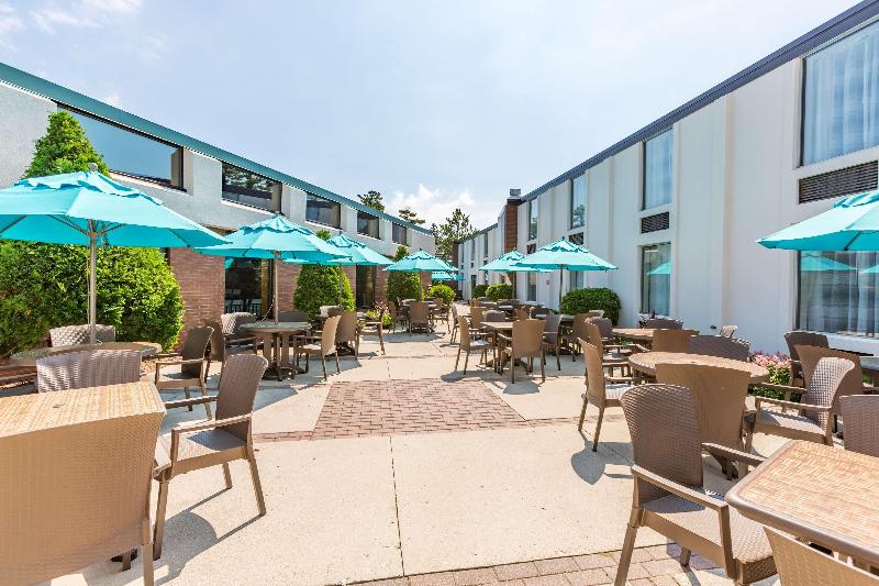 هتل Country Inn & Suites By Radisson, Traverse City, Mi