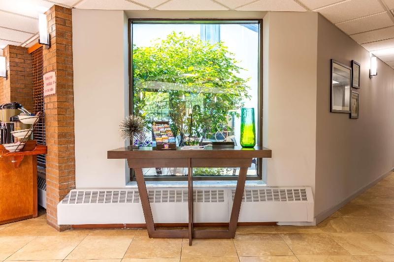 هتل Country Inn & Suites By Radisson, Traverse City, Mi