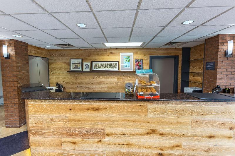 هتل Country Inn & Suites By Radisson, Traverse City, Mi