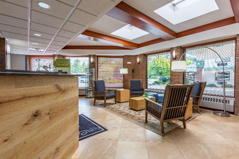 هتل Country Inn & Suites By Radisson, Traverse City, Mi