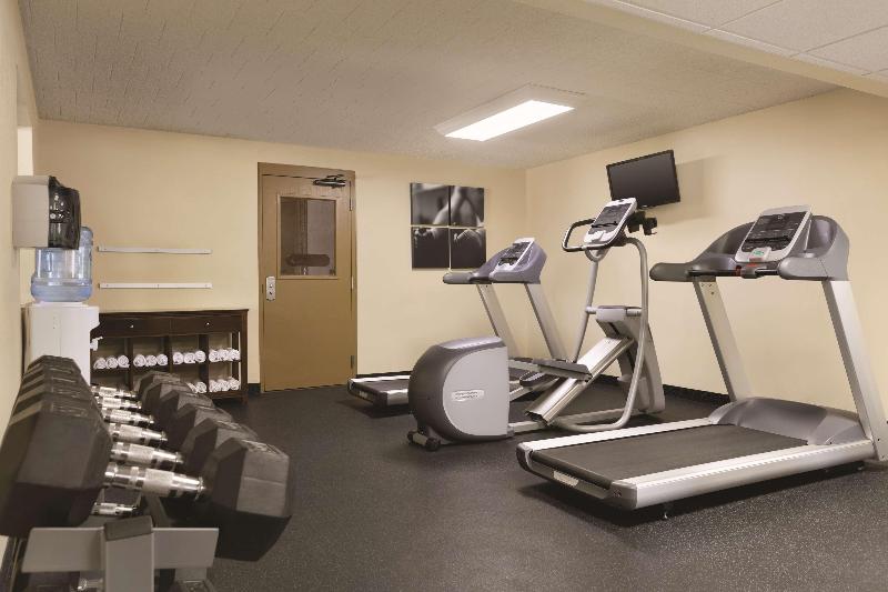 هتل Country Inn & Suites By Radisson, Traverse City, Mi