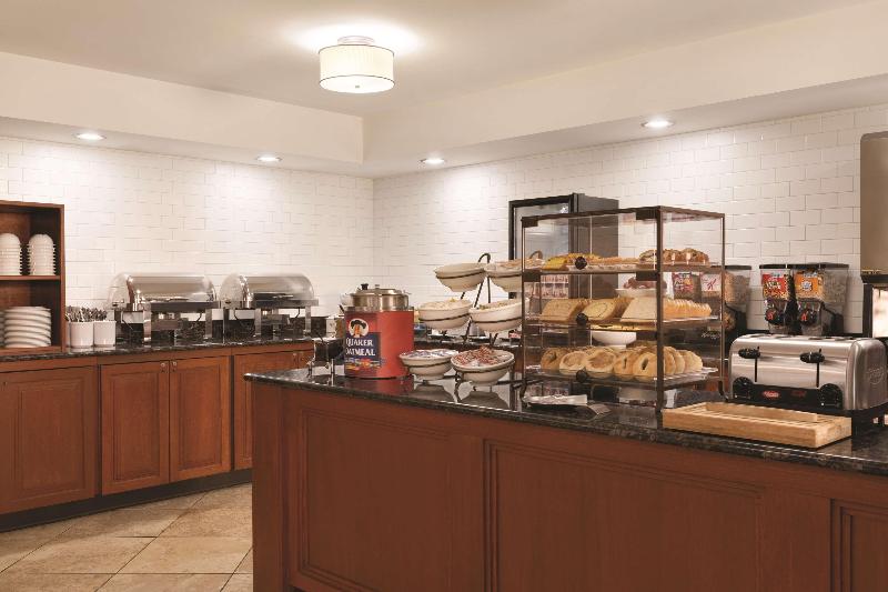 هتل Country Inn & Suites By Radisson, Traverse City, Mi