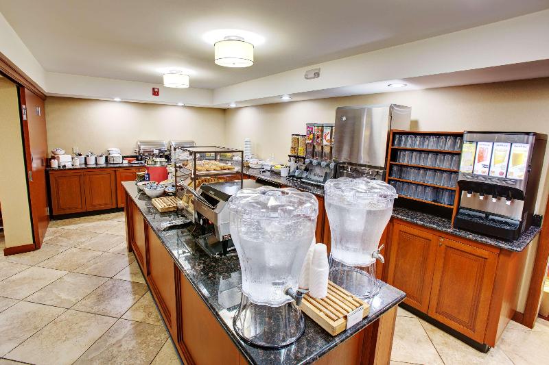 هتل Country Inn & Suites By Radisson, Traverse City, Mi