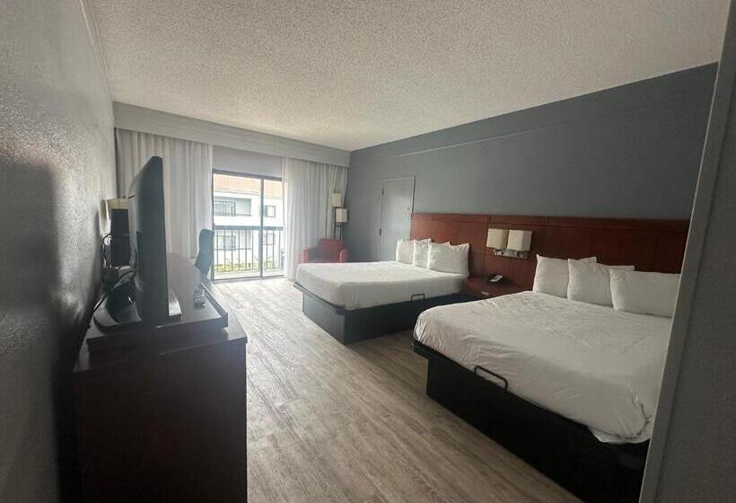 בית מלון כפרי Super 8 By Wyndham Dallas Love Field Airport