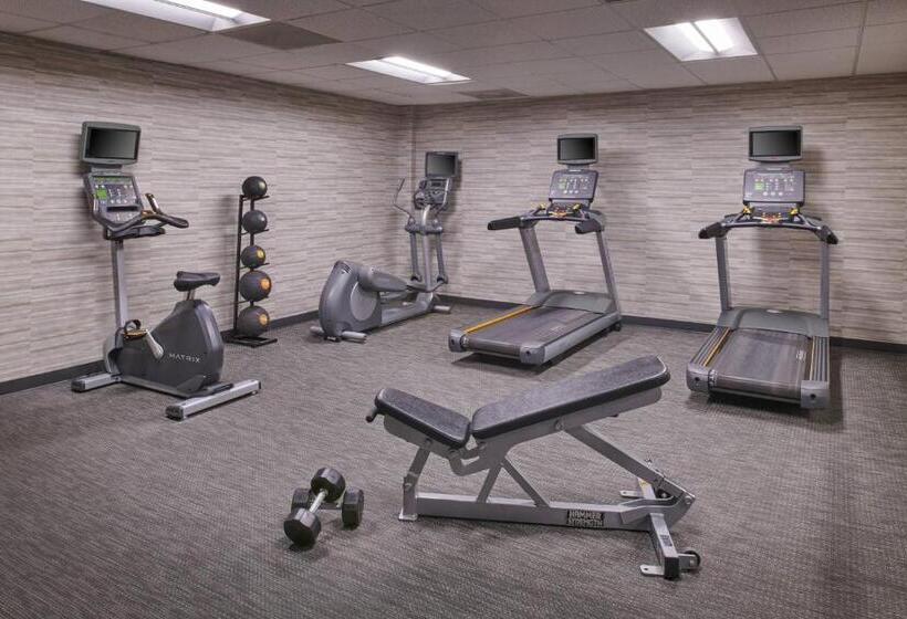 هتل Courtyard By Marriott Detroit Warren