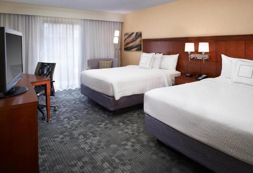 هتل Courtyard By Marriott Detroit Warren