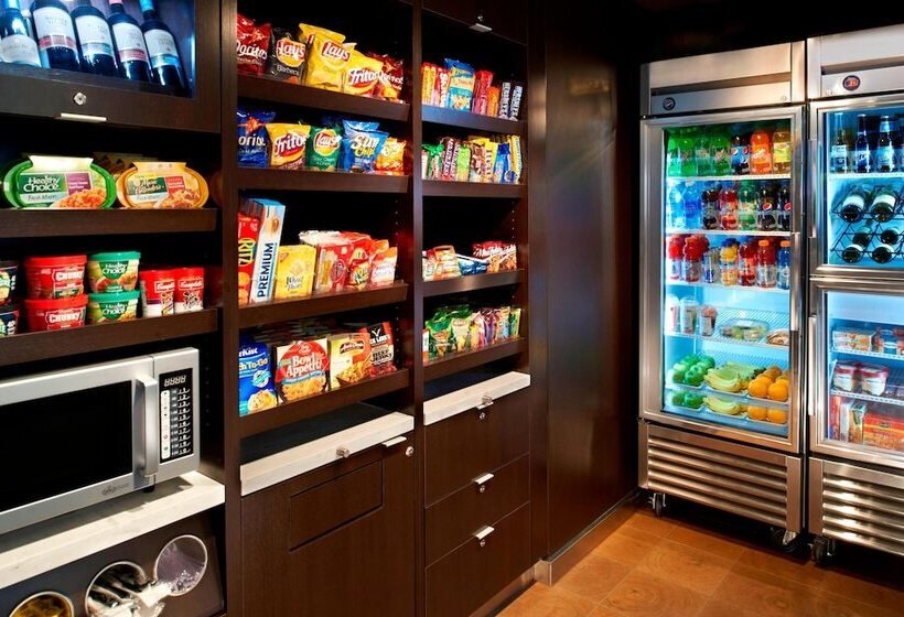 هتل Courtyard By Marriott Detroit Warren