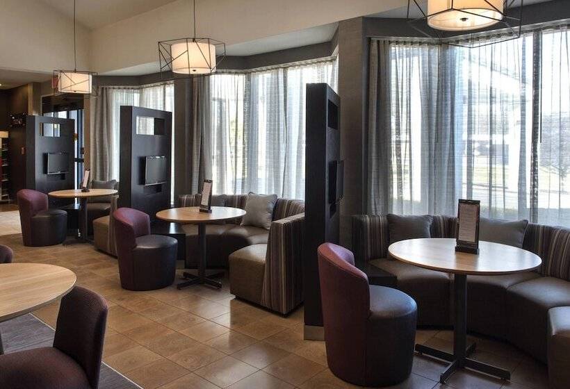 هتل Courtyard By Marriott Poughkeepsie