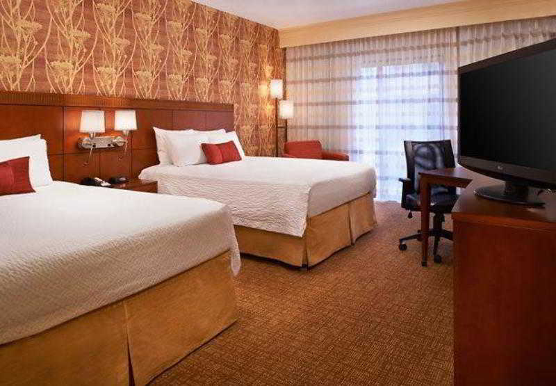 هتل Courtyard Chicago Highland Park/northbrook