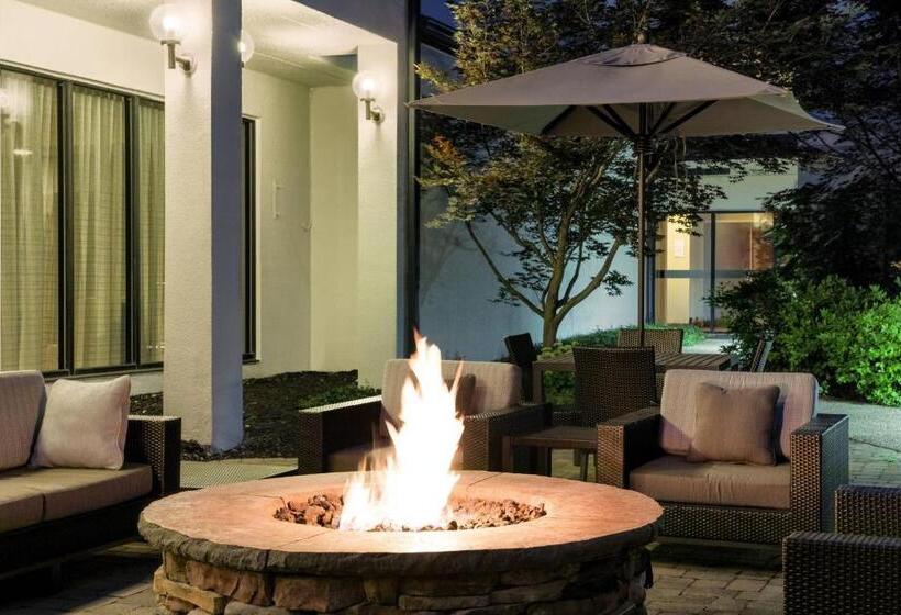 호텔 Courtyard Cincinnati Blue Ash