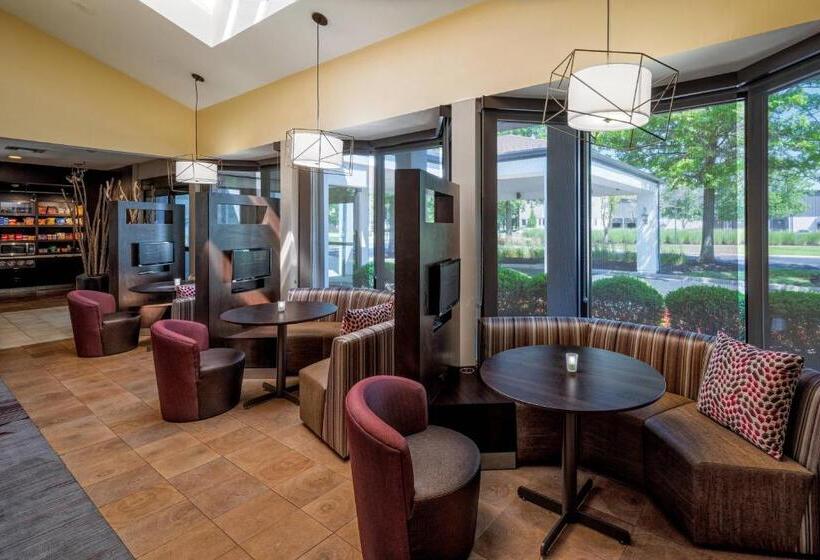 호텔 Courtyard Cincinnati Blue Ash