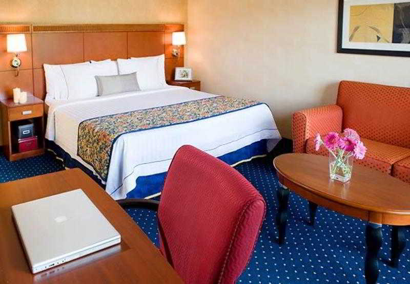 هتل Courtyard By Marriott Dallas Richardson At Spring Valley