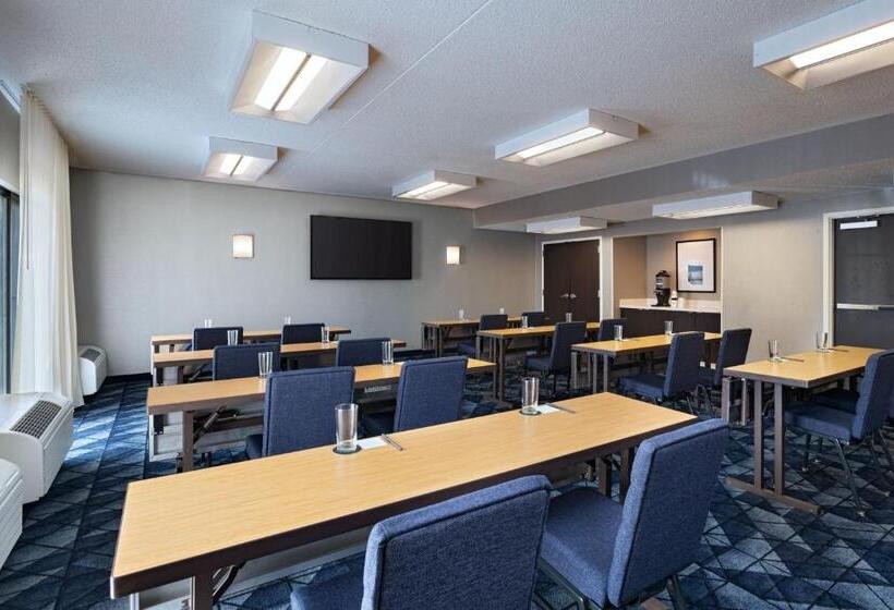 هتل Courtyard By Marriott Dallas Richardson At Spring Valley