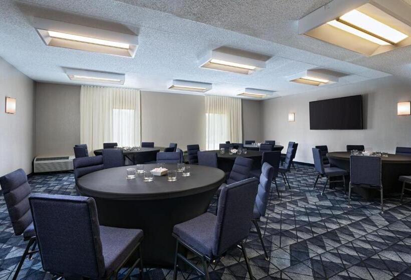 هتل Courtyard By Marriott Dallas Richardson At Spring Valley
