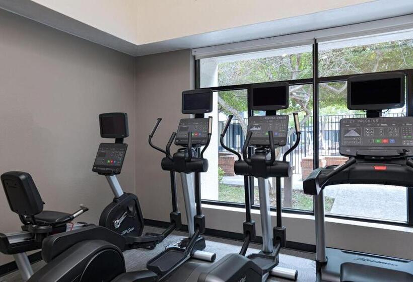 هتل Courtyard By Marriott Dallas Richardson At Spring Valley