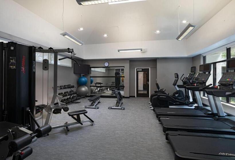 هتل Courtyard By Marriott Dallas Richardson At Spring Valley